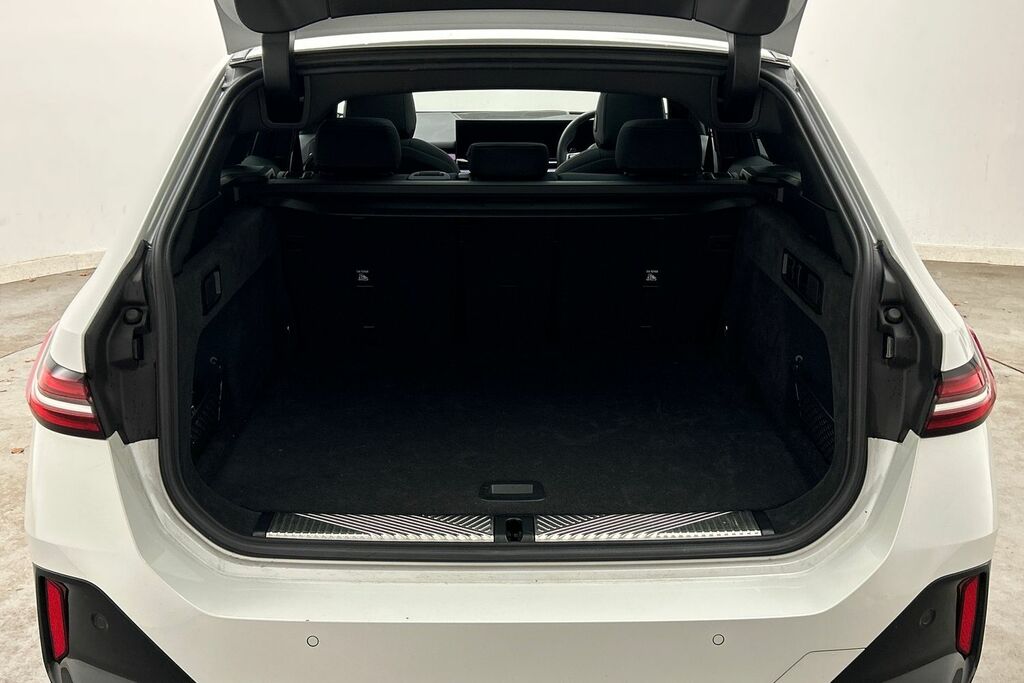 BMW i5 G60 Edrive40 M Sport Saloon Grey #13