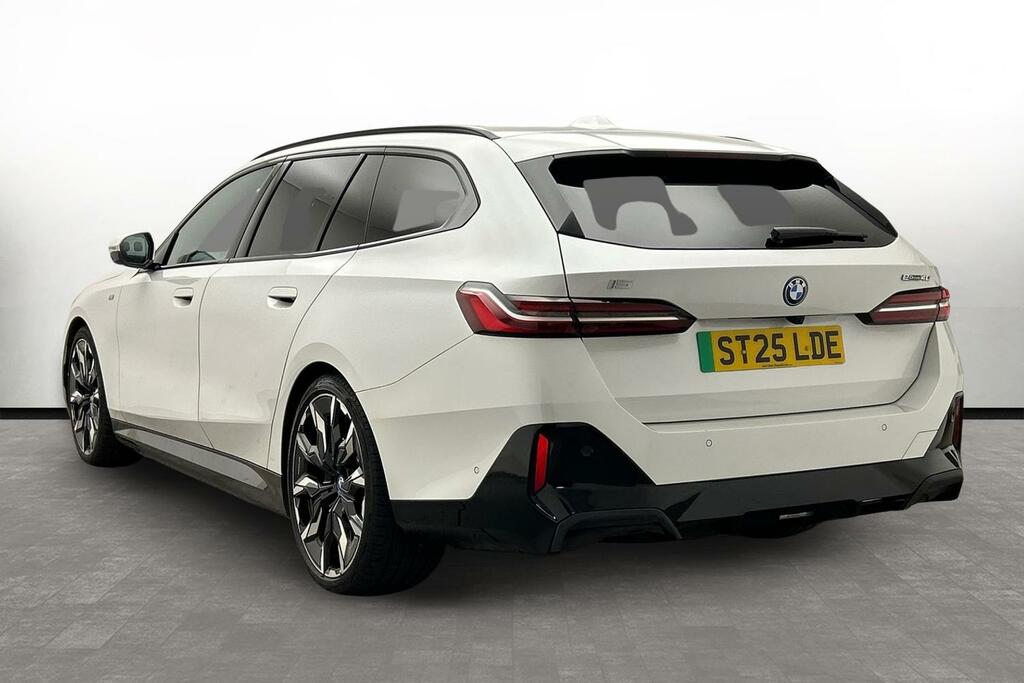 BMW i5 G60 Edrive40 M Sport Saloon Grey #2