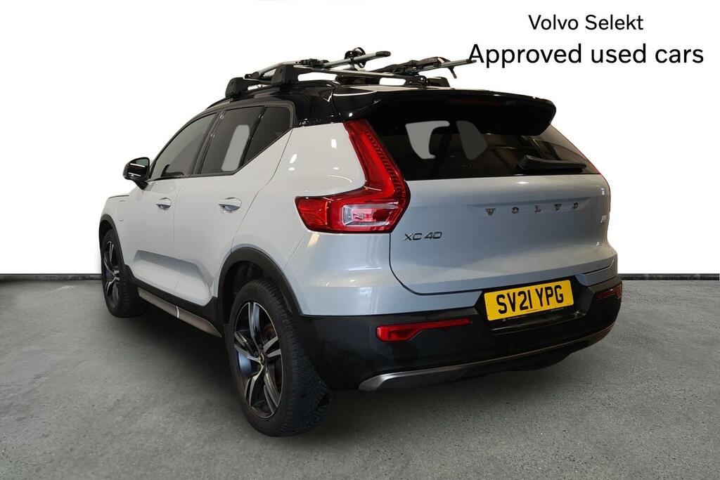 Volvo XC40 1.5 T4 Recharge Phev R Design Silver #3