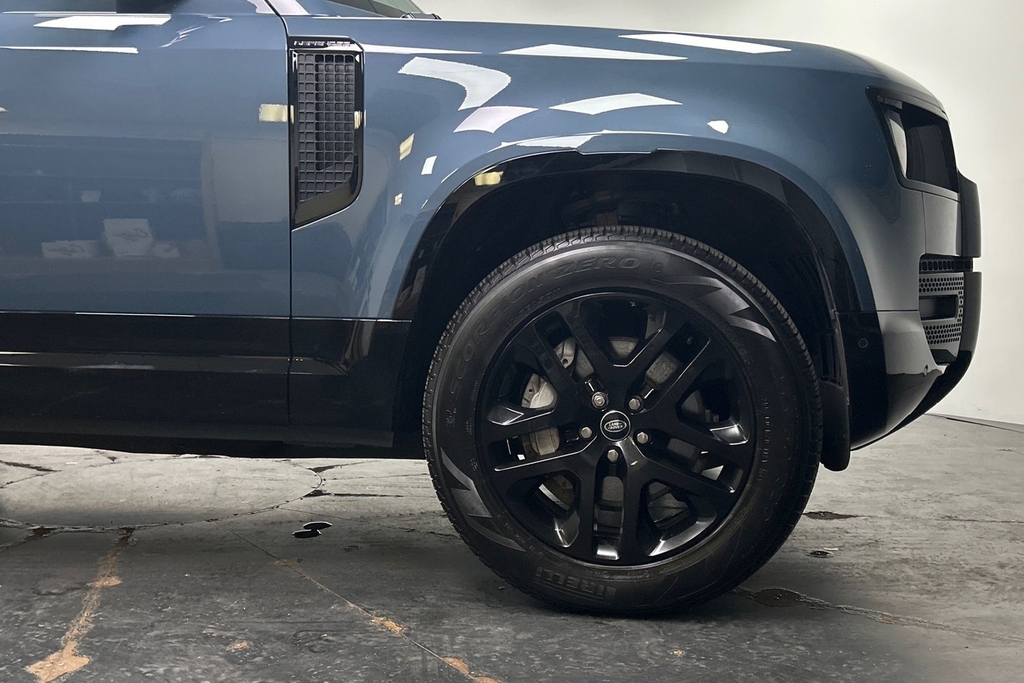 Land Rover Defender 110 X-dynamic Se Black #8
