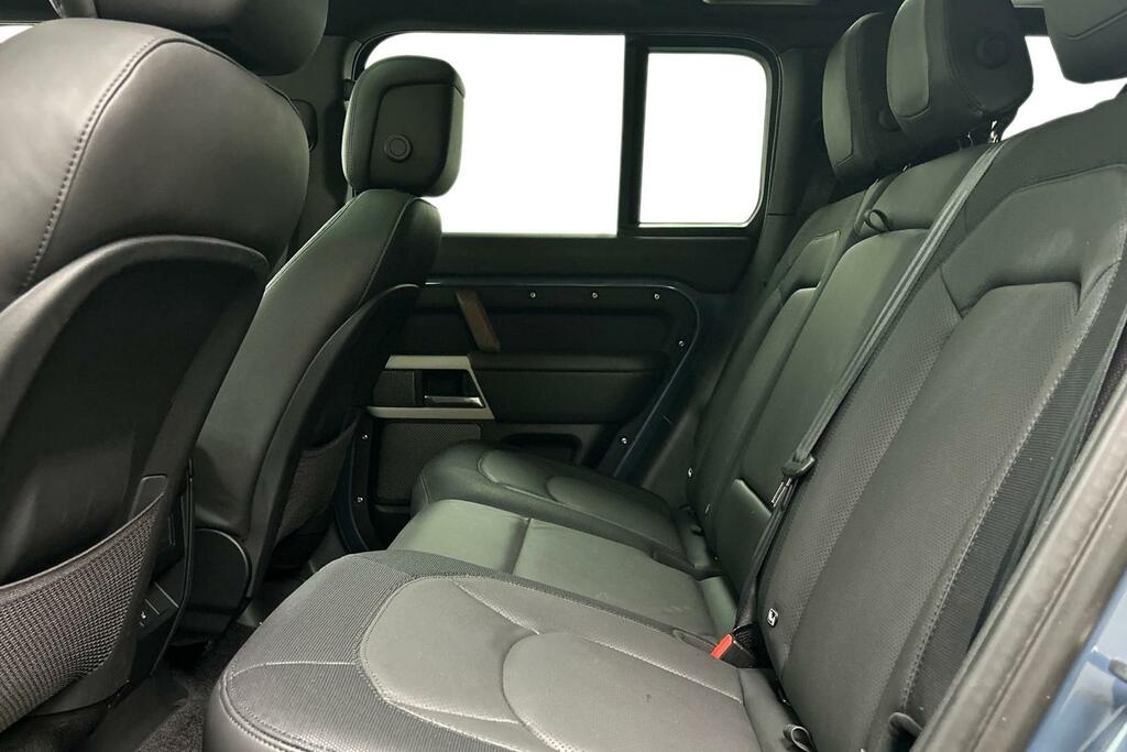 Land Rover Defender 110 D300 X-dynamic Hse Blue #4