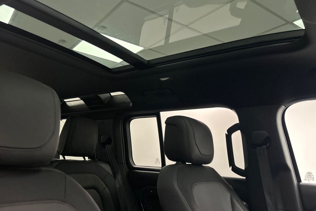 Land Rover Defender 110 X-dynamic Se Black #21