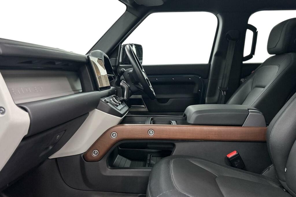Land Rover Defender 110 D300 X-dynamic Hse Blue #3