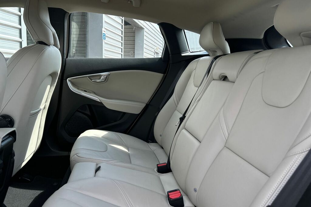 Volvo V40 V40 Inscription T3 Red #17