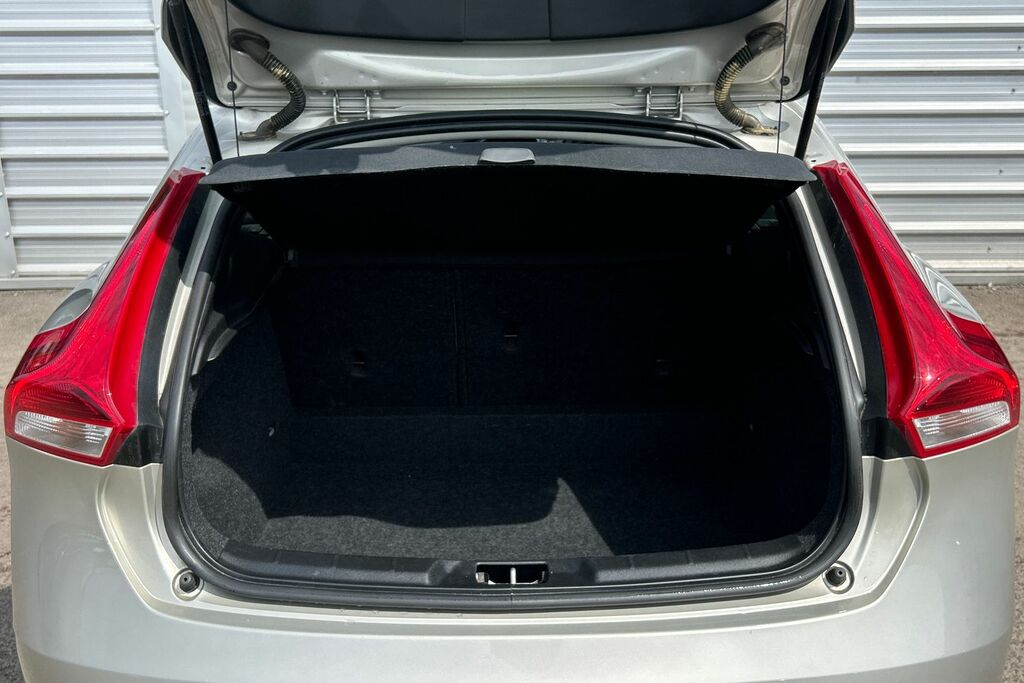 Volvo V40 V40 Inscription T3 Red #8