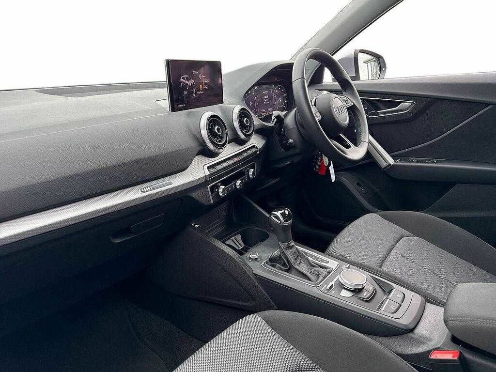 Audi Q2 Sport 35 Tfsi 150 Ps S Tronic SY21YRW Silver #2