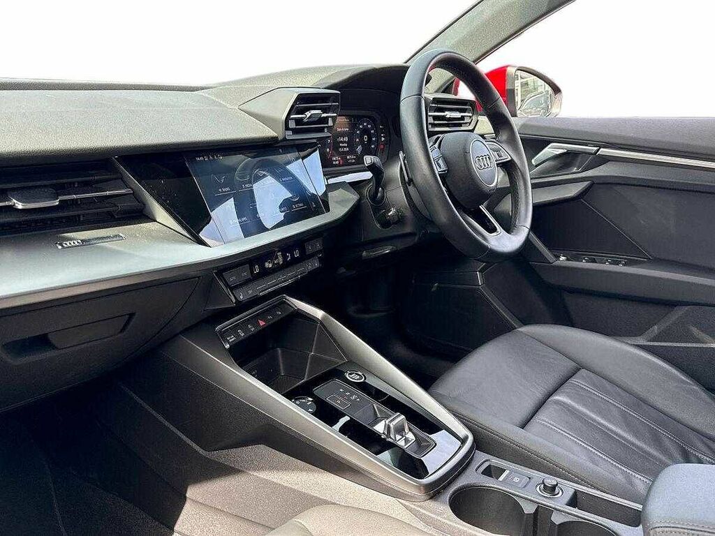 Audi A3 Sport 35 Tfsi 150 Ps S Tronic SY22UMR Red #2