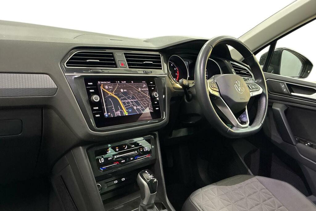 Volkswagen Tiguan 1.5 Tsi 150 Life Dsg DG72KOU Grey #2