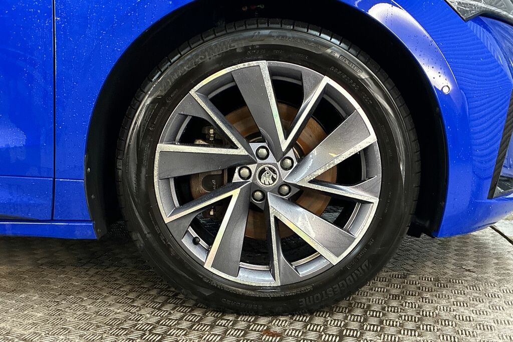 Skoda ENYAQ 195Kw 80X Sportline 82Kwh 4X4 Blue #5