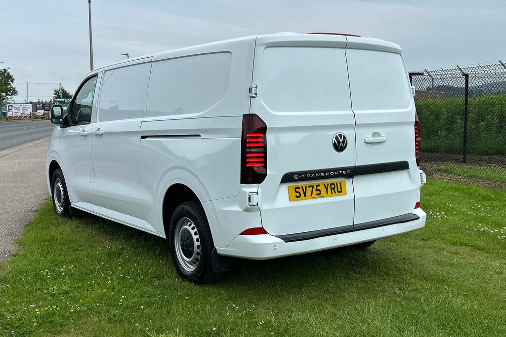 Volkswagen E-Transporter 100Kw 65Kwh Commerce Plus Van White #3