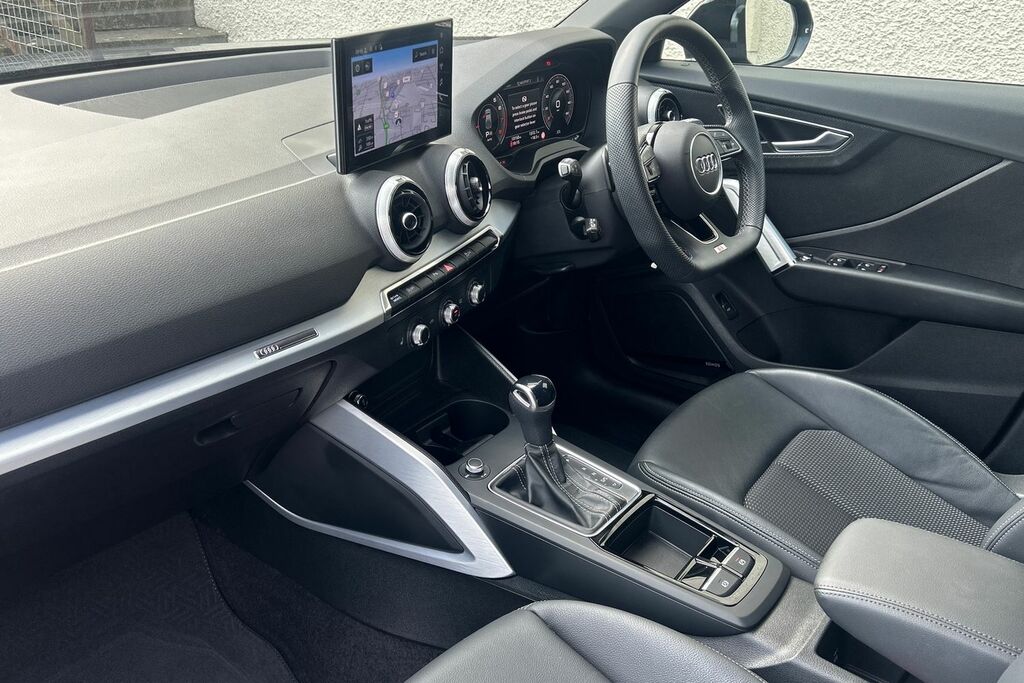 Audi Q2 Black Edition 35 Tfsi 150 Ps S Tronic ST24VWC Blue #2