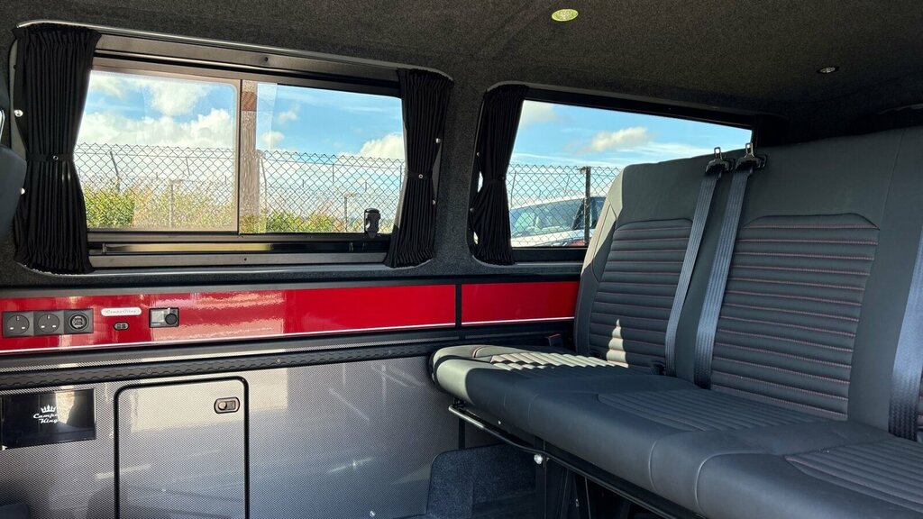 Volkswagen Transporter 2.0 Tdi 150 Highline Van Dsg Black #7