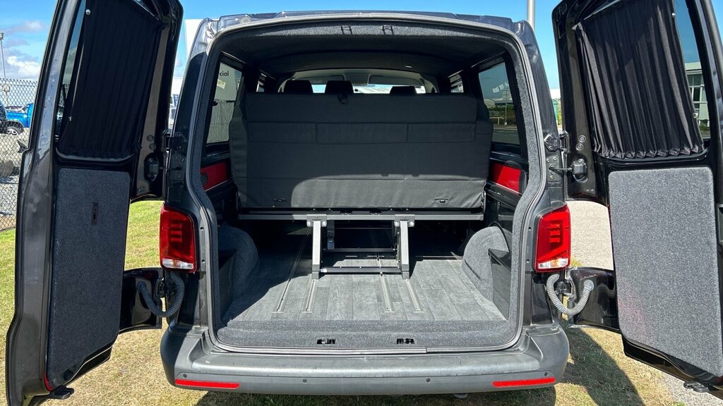 Volkswagen Transporter 2.0 Tdi 150 Highline Van Dsg Black #12
