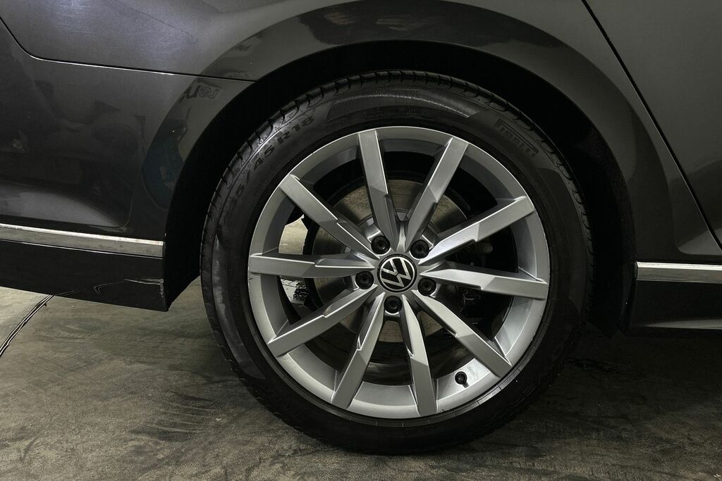 Volkswagen Passat 1.5 Tsi Evo R-line Dsg Grey #5