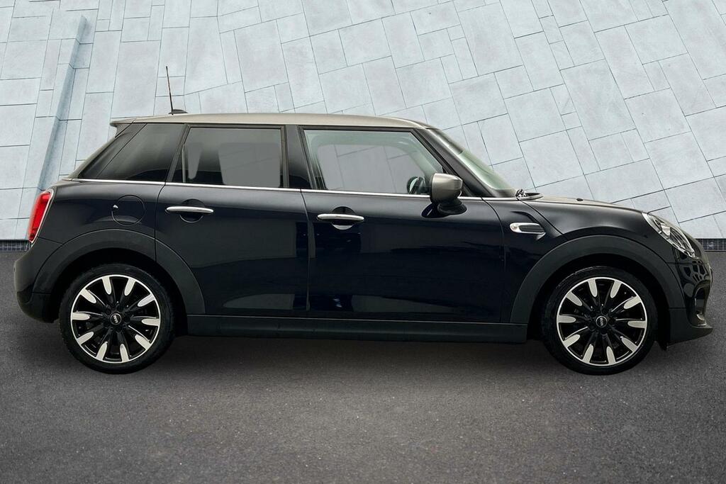 Mini Hatch 5-Door Cooper Exclusive Black #3