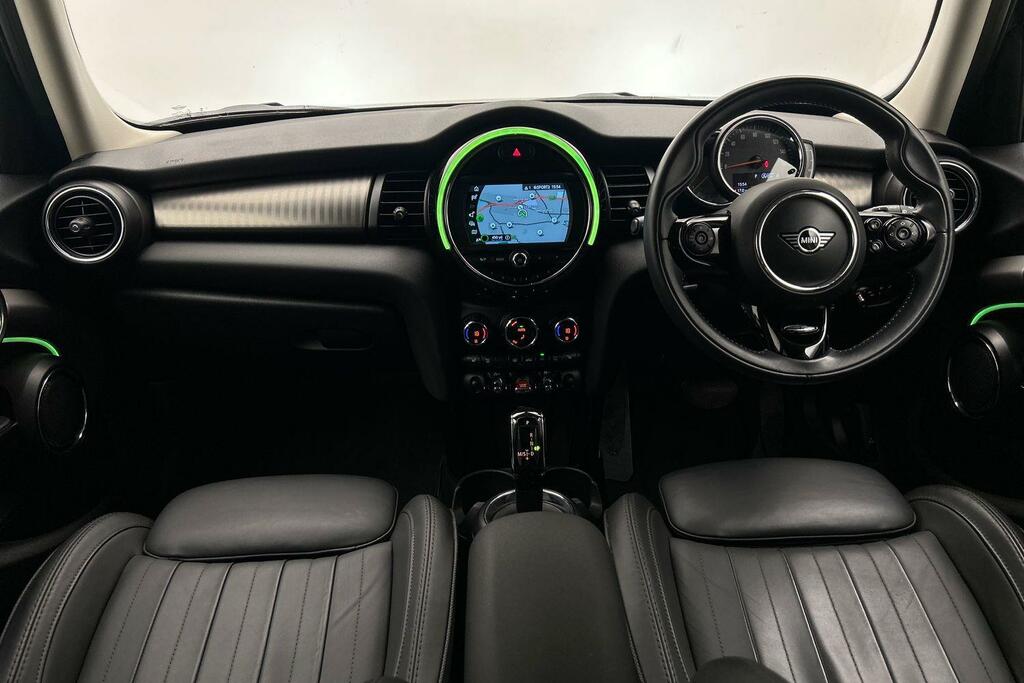 Mini Hatch 5-Door Cooper Exclusive Black #4