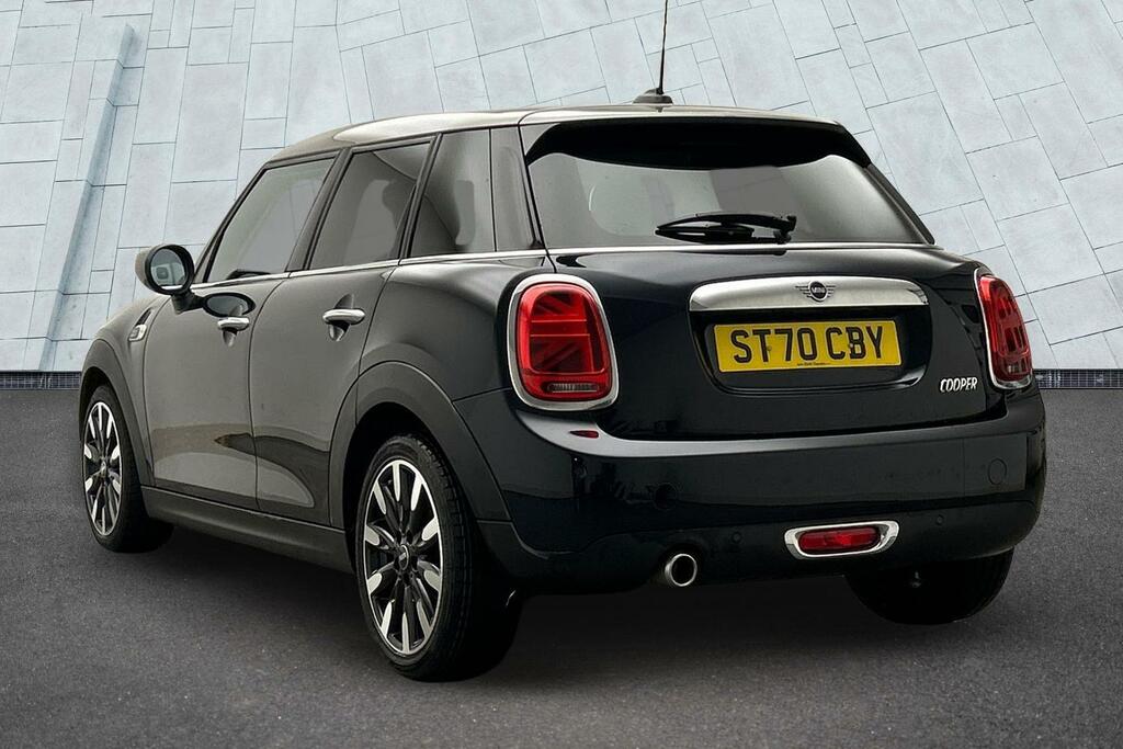 Mini Hatch 5-Door Cooper Exclusive Black #2
