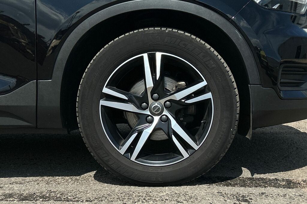 Volvo XC40 R-design, T3 Black #5
