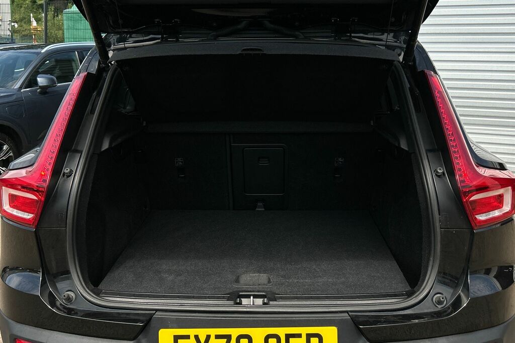 Volvo XC40  Black #8