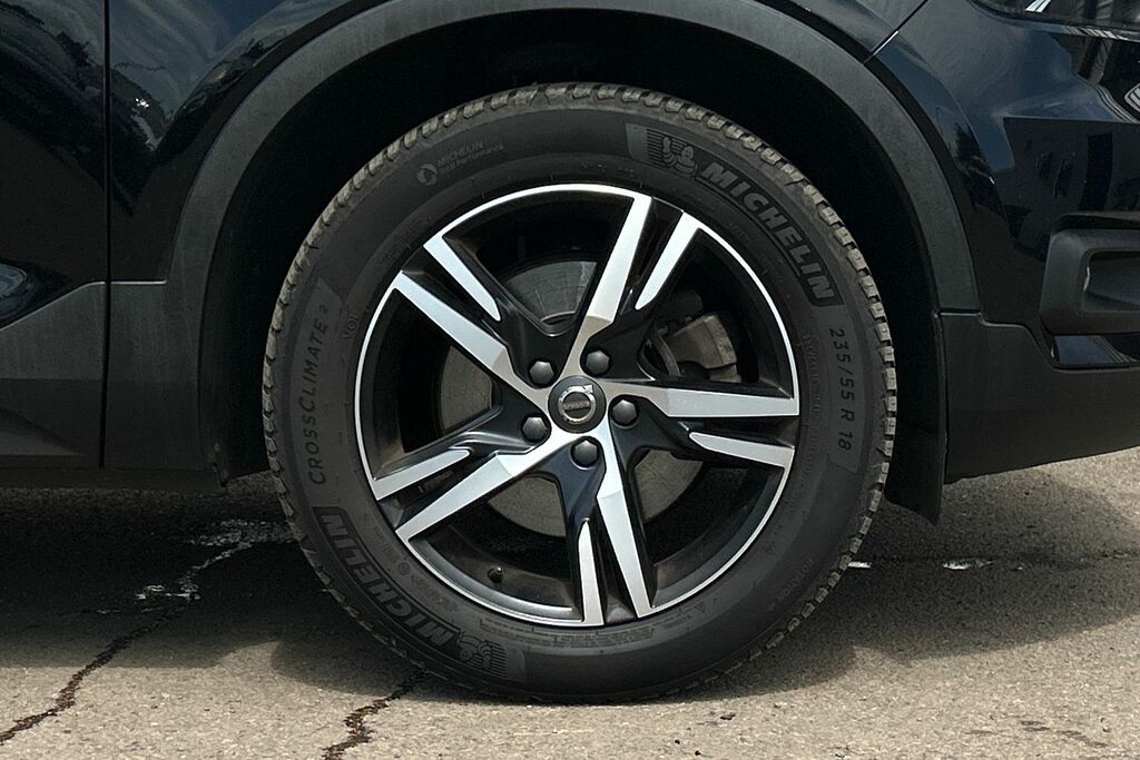 Volvo XC40  Black #5