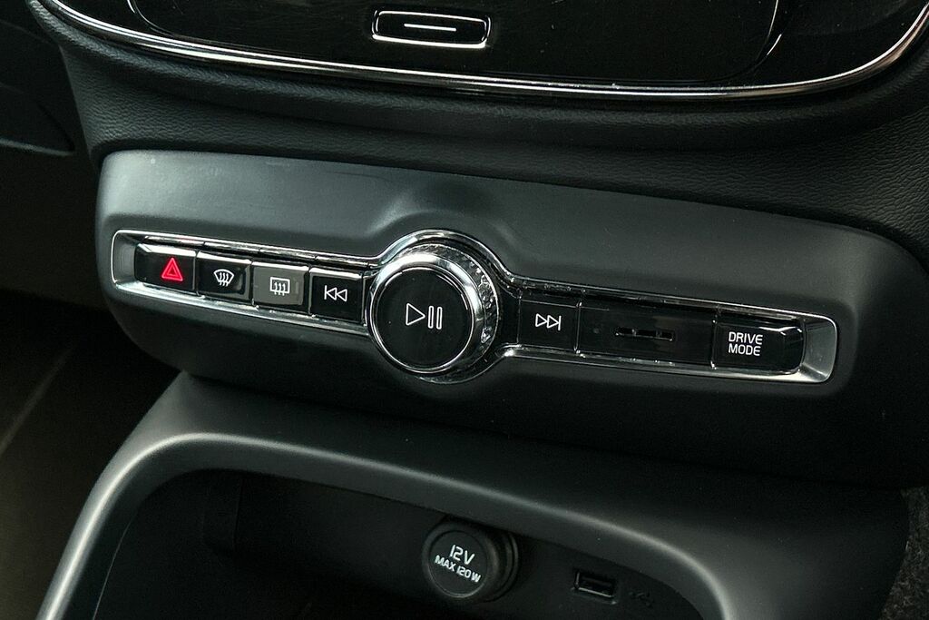 Volvo XC40  Black #14