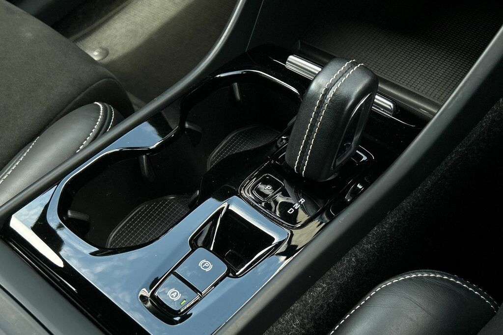 Volvo XC40  Black #13