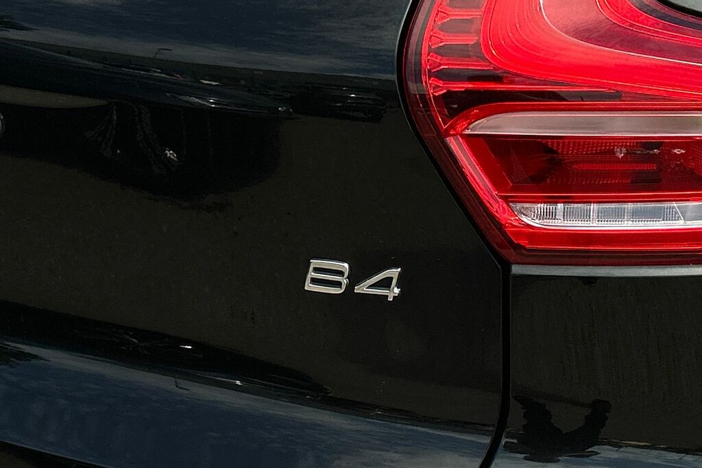 Volvo XC40  Black #30