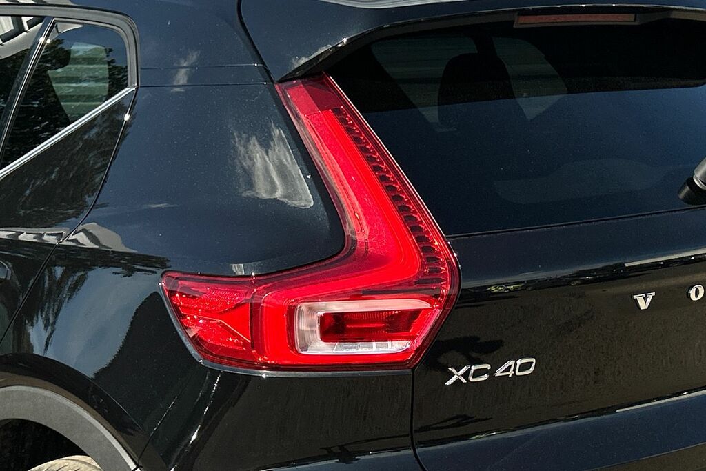 Volvo XC40 R-design, T3 Red #20
