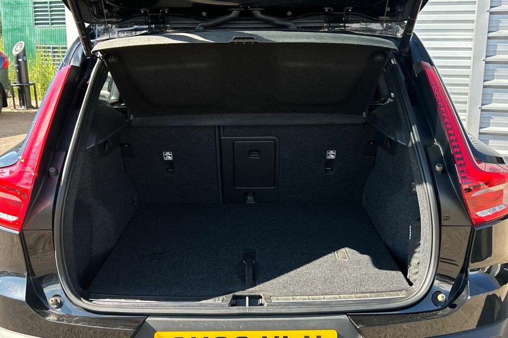 Volvo XC40 R-design, T3 Red #8