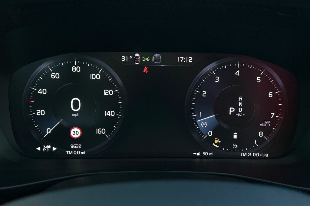 Volvo XC40 R-design, T3 Red #7