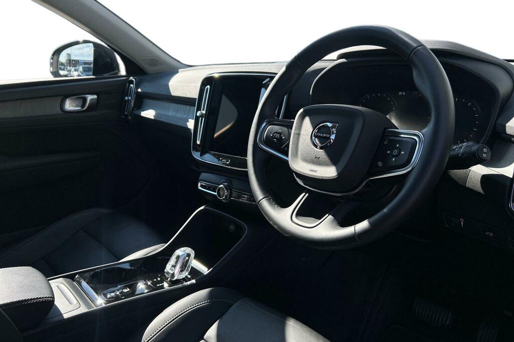 Volvo XC40 R-design, T3 Red #10