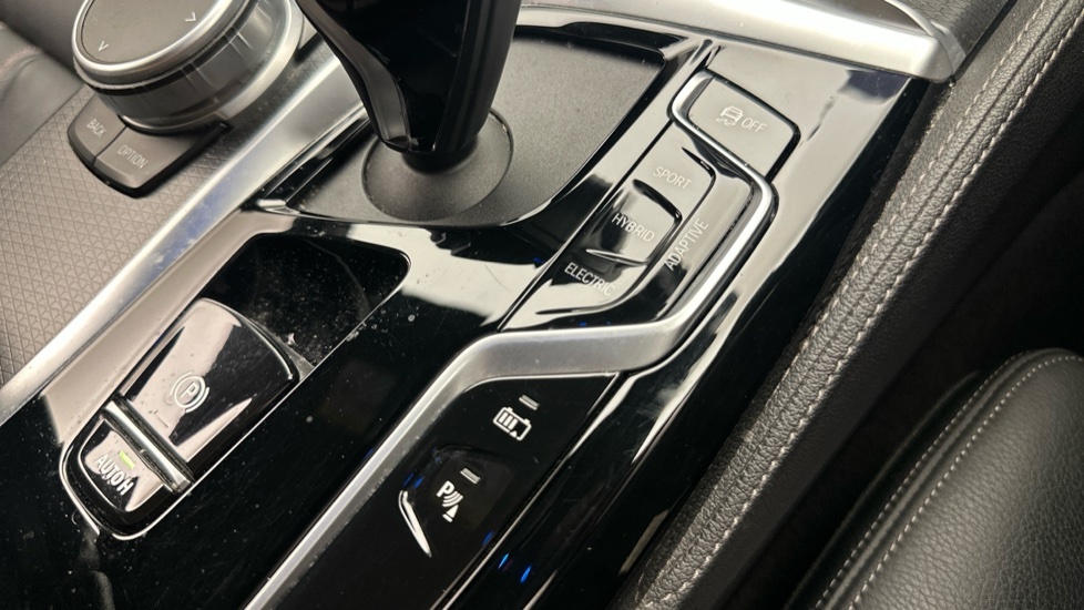 BMW 5 Series Saloon Blue #19