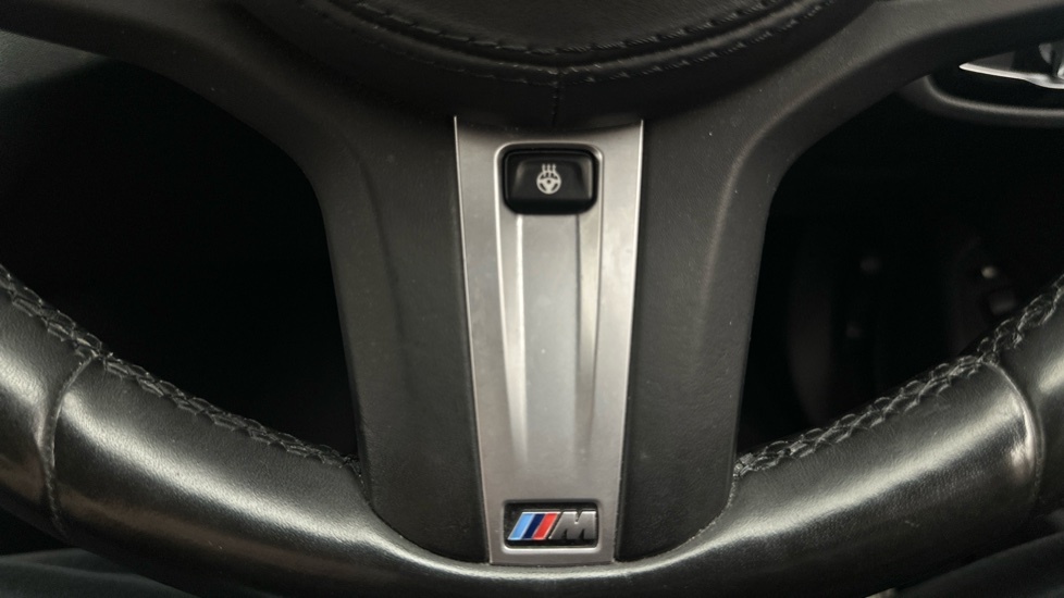 BMW 5 Series Saloon Blue #29