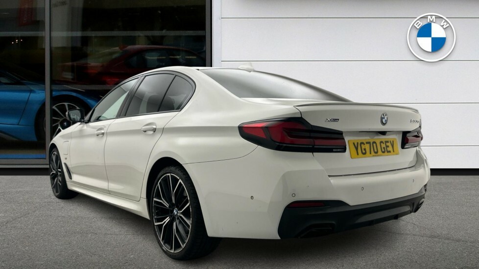 BMW 5 Series 530E Xdrive M Sport Saloon White #2