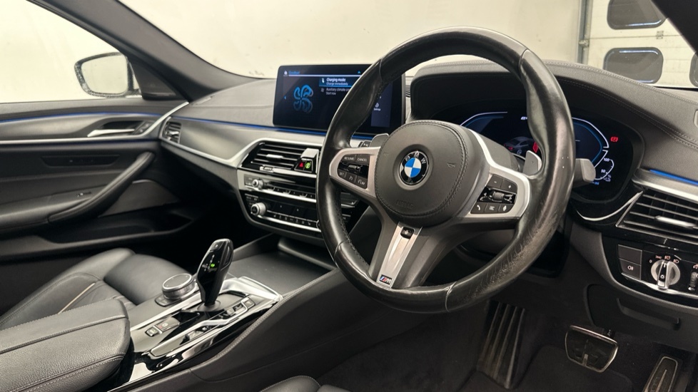 BMW 5 Series 530E Xdrive M Sport Saloon White #6