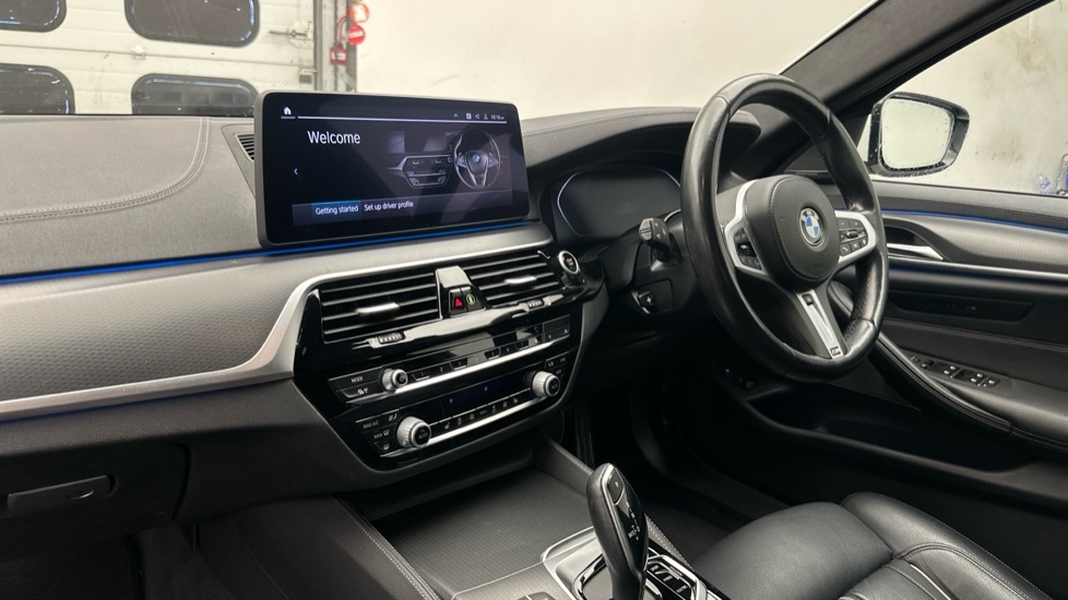 BMW 5 Series Saloon Blue #7
