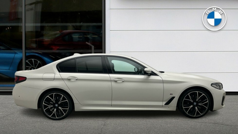 BMW 5 Series 530E Xdrive M Sport Saloon White #3