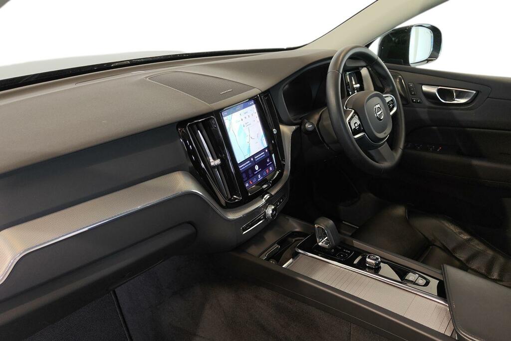 Volvo XC60 2.0 B4p Plus Dark Geartronic Black #2