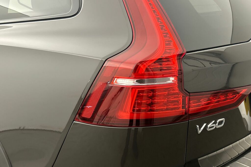 Volvo V60 V60 Core B3 Mhev Black #20