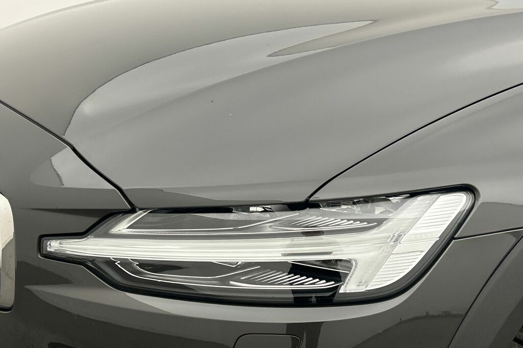 Volvo V60 V60 Core B3 Mhev Black #18