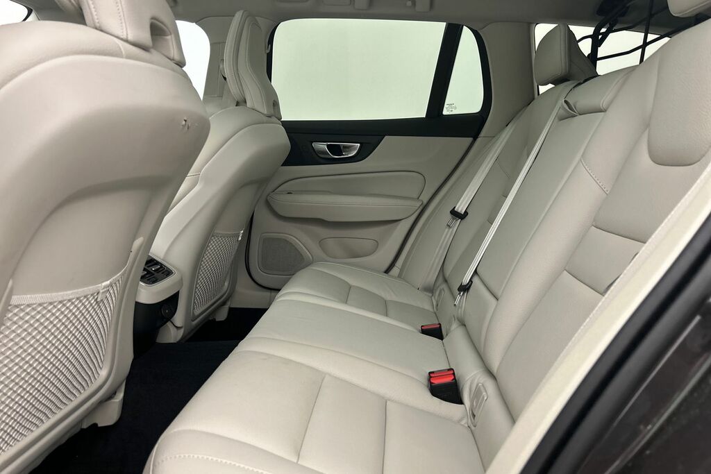 Volvo V60 V60 Core B3 Mhev Black #17