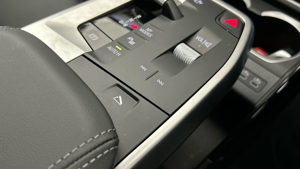 BMW iX1 150Kw Edrive20 Shadow Edition 65Kwh Green #19
