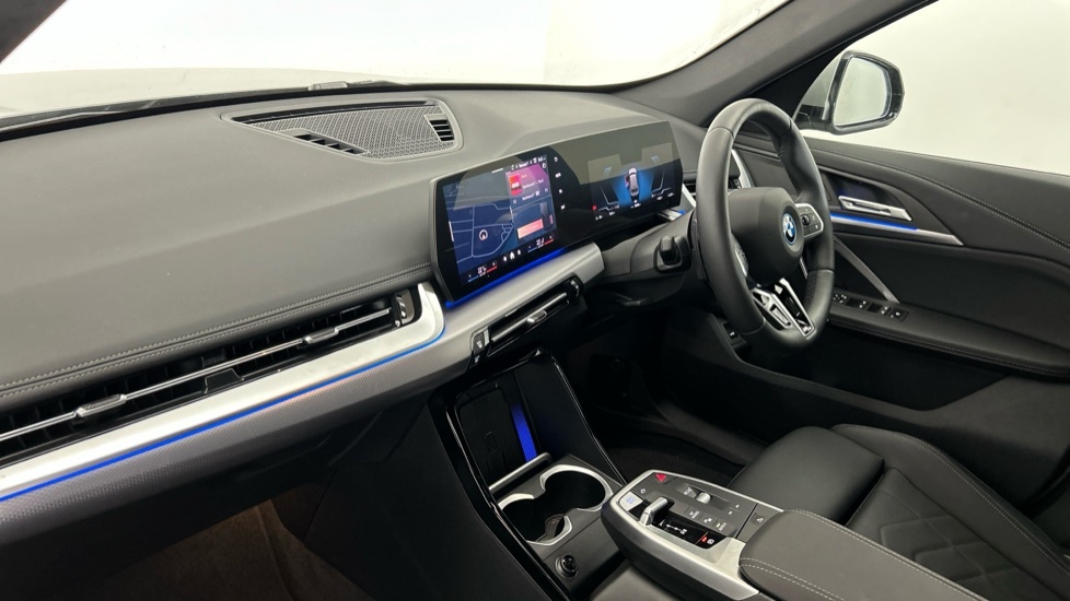 BMW iX1 150Kw Edrive20 Shadow Edition 65Kwh Green #7