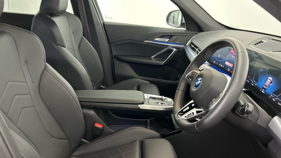 BMW iX1 150Kw Edrive20 Shadow Edition 65Kwh Green #11