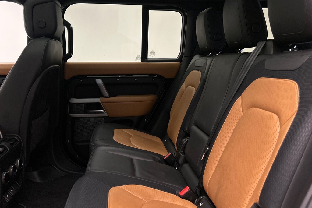 Land Rover Defender 110 P300 X-dynamic Hse Black #4