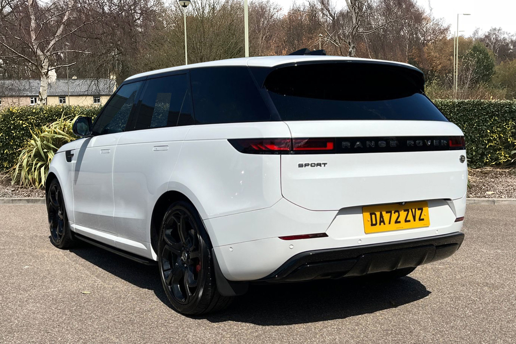 Land Rover Range Rover Sport D300 Se White #2