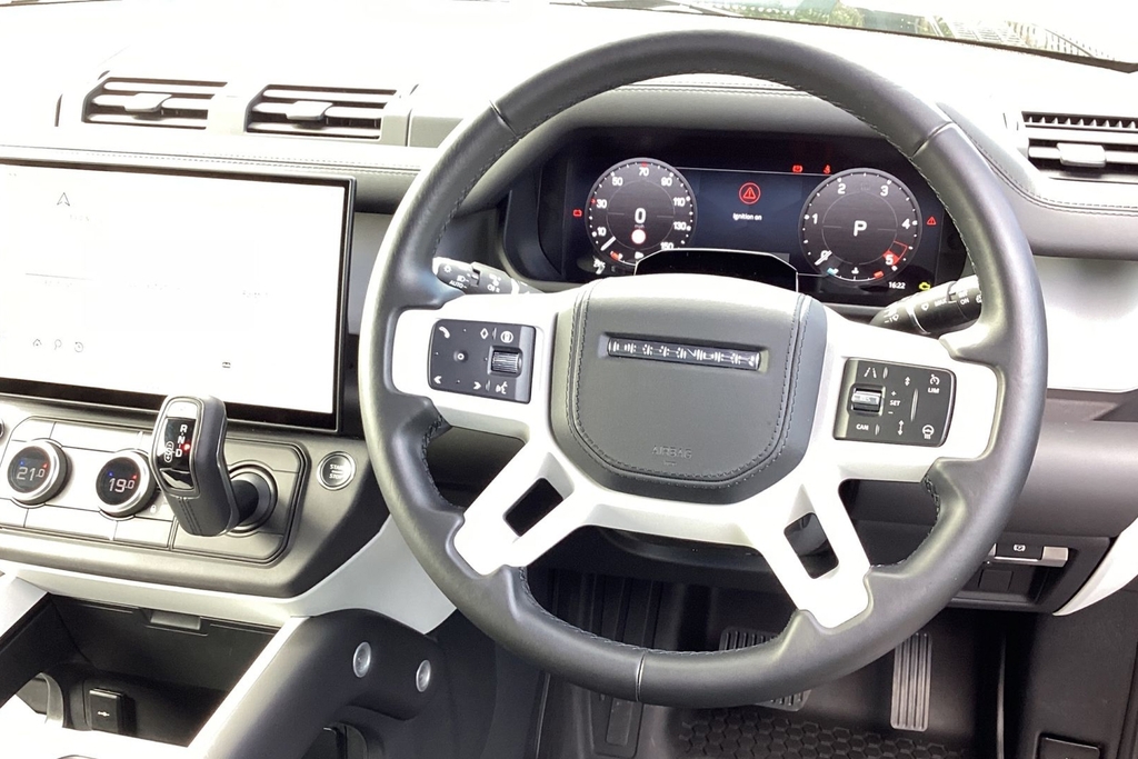 Land Rover Defender 4.4 P635 Octa  #15