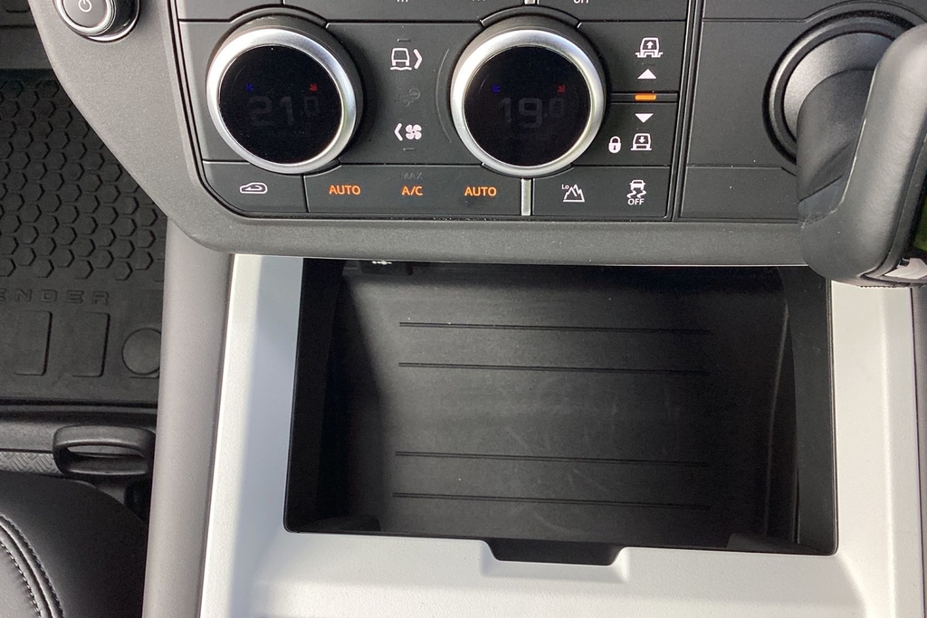 Land Rover Defender 4.4 P635 Octa  #29