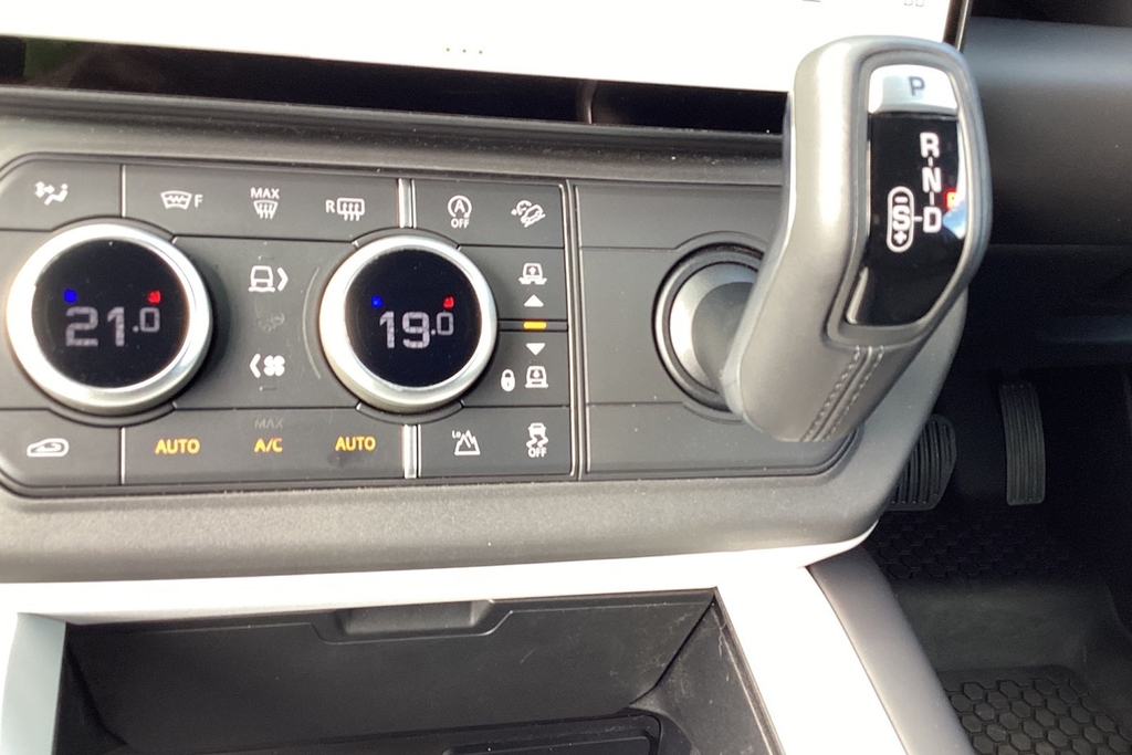 Land Rover Defender 4.4 P635 Octa  #13