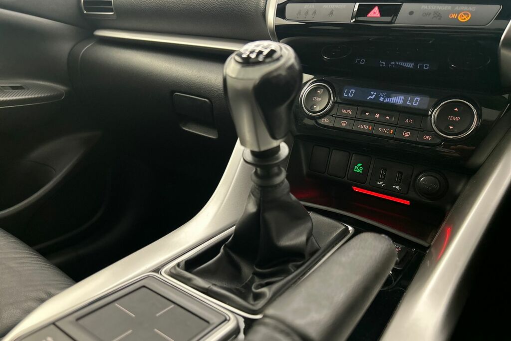Mitsubishi Eclipse Cross 1.5T 3 Cvt 4Wd Euro 6 Ss White #13
